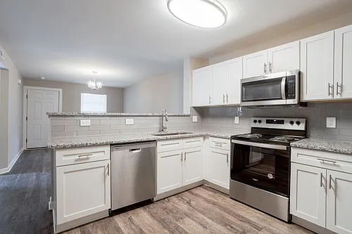Alexander Station Apartment Homes Photo 1