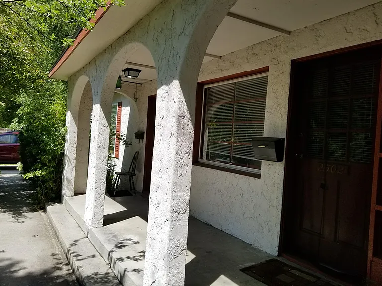 2500 W Irene St — Photo 2