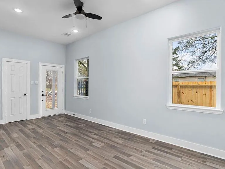 7321 Price St #B — Photo 1