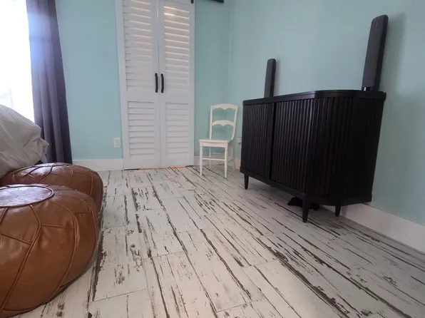8800 Blind Pass Rd APT 3, St Pete Beach, FL 33706