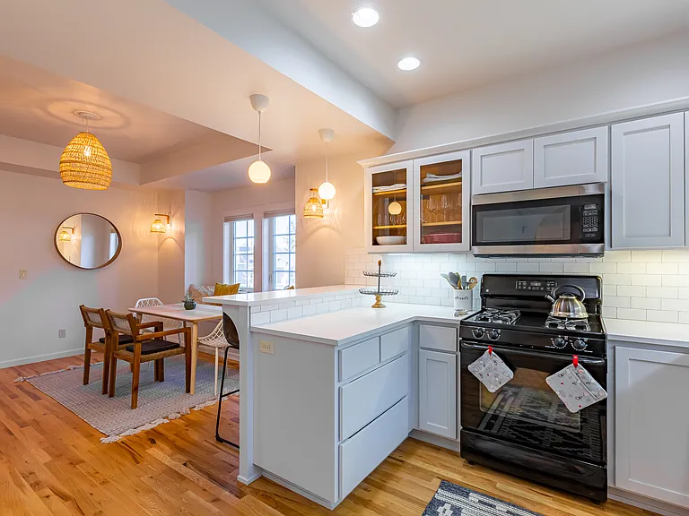 1378 NW Mount Washington Dr — Photo 10