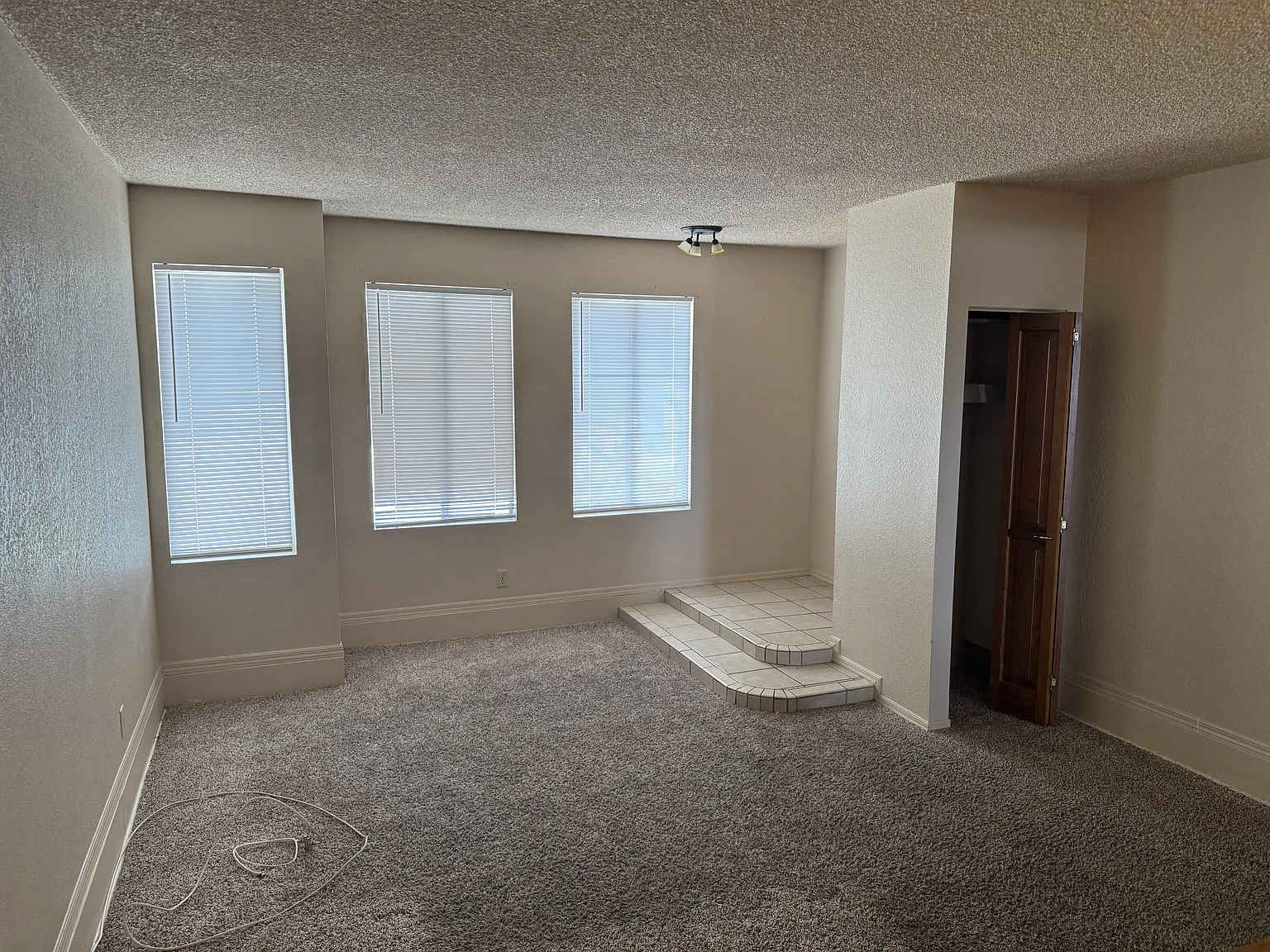 3 bed, 1231 sqft, $1,400 — Photo 3