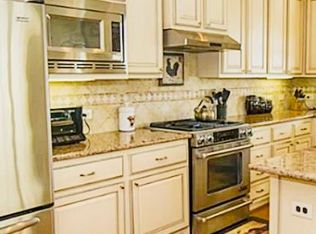 19 Armand Shore Dr, Houston, TX 77058