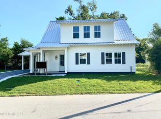 347 Saint George St, Bay Saint Louis, MS 39520