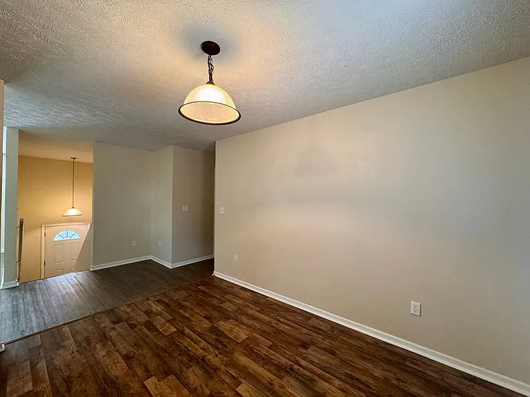 14209 Haywood Dr — Photo 4
