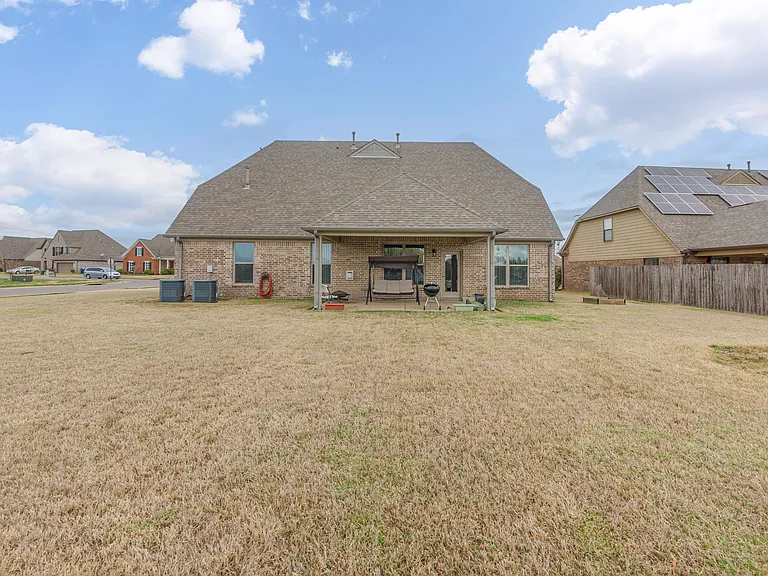 13435 Lapstone Ln — Photo 7