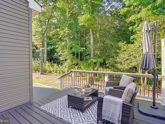4th image of 22395 Arbor Cir