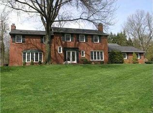 203 Glenhaven Ln, Pittsburgh, PA 15238