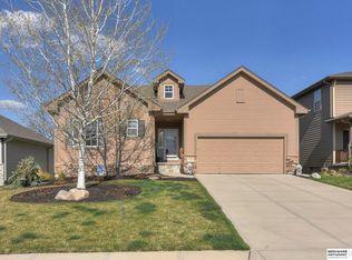 17026 Aurora St, Omaha, NE 68136