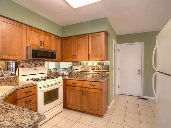3rd image of 55 S Stonington Dr #214