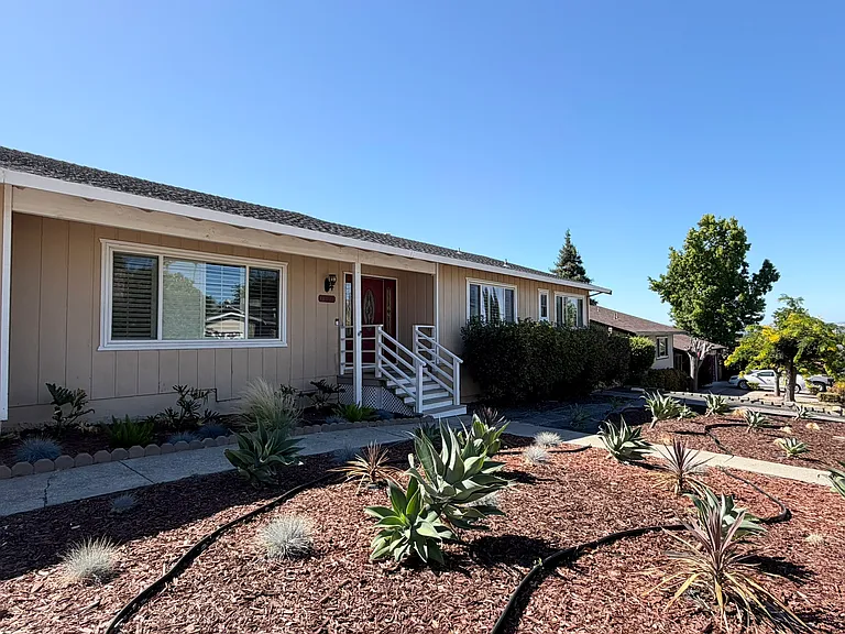 3695 Sanford St — Photo 60