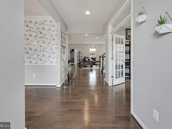4th image of 1051 Coastal Ave