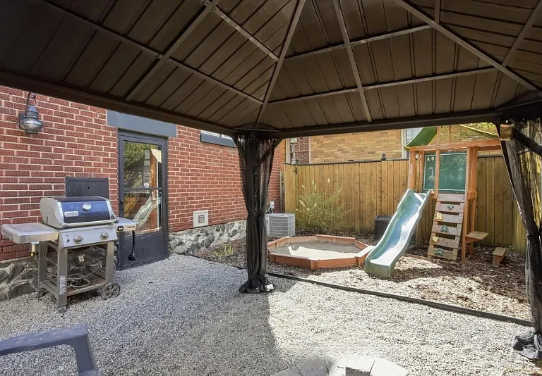 88 Tecumseh Ave E — Photo 25