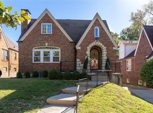 1126 Ralph Ter, Saint Louis, MO 63117