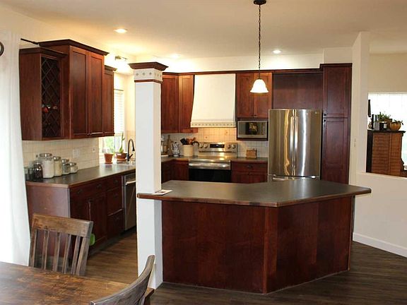 5th image of 413 W Willow Pl