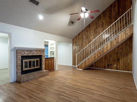 4th image of 1005 Godfrey St