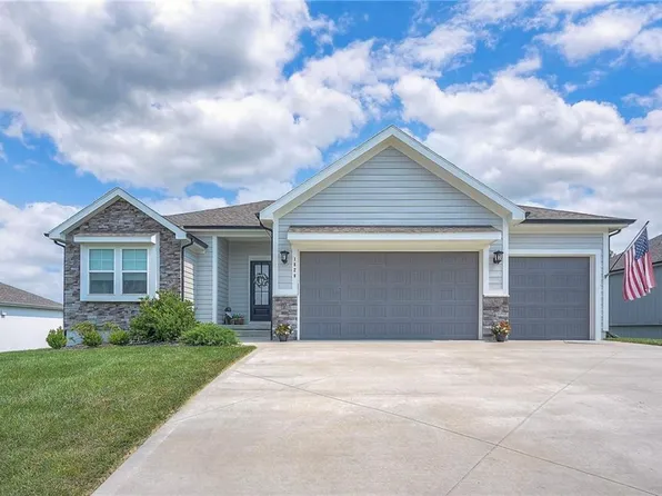 1828 SW Sage Canyon Rd, Lees Summit, MO 64082