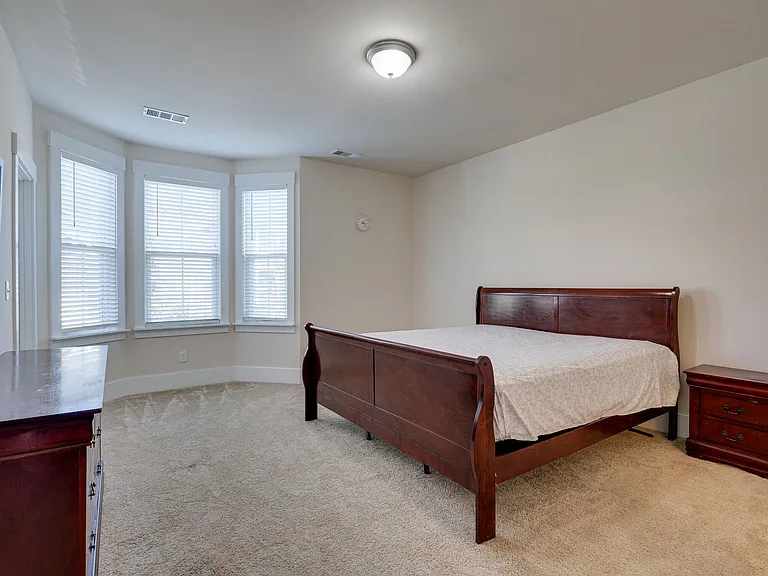 1332 Fairbanks St — Photo 11