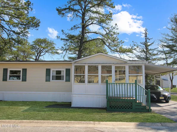 17 Arbor Street, Whiting, NJ 08759