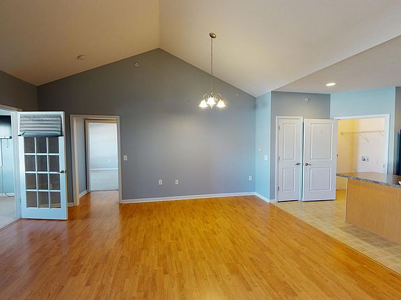 2nd image of 6801 Hanesbrook Cir #303