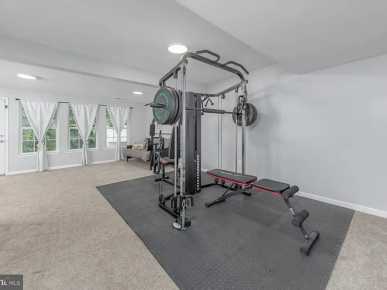 372 Concetta Dr — Photo 6