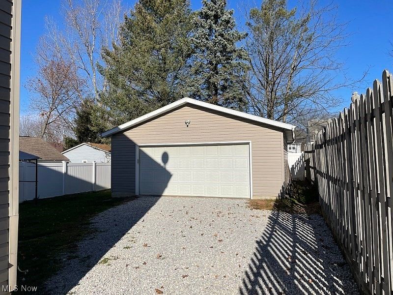 815 Saxon Ave, Akron, OH 44314 Zillow