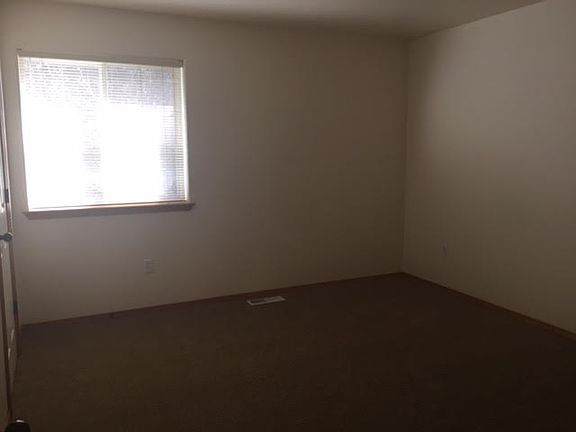 4th image of 9117 2nd Pl SE