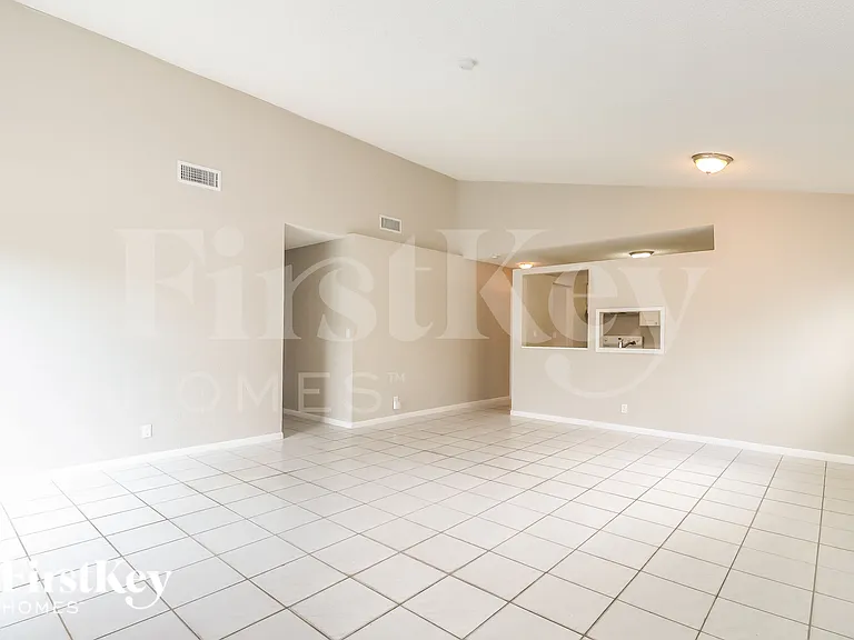 7701 SW 7th Ct — Photo 5