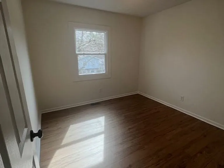 142 Harmony Dr — Photo 12