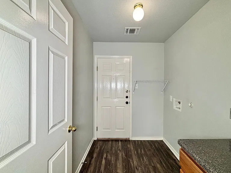 6626 Clovis Ct — Photo 8
