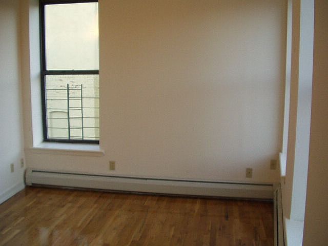 2nd image of 30 Bradhurst Ave APT 6C
