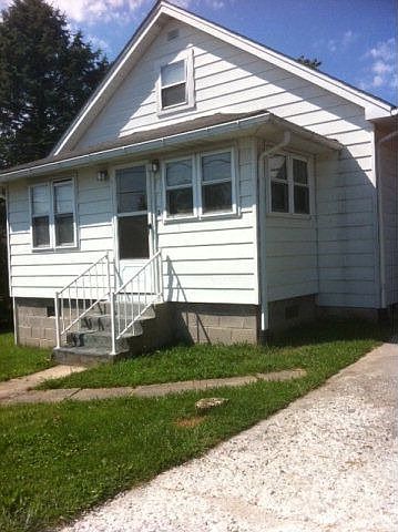 1st image of 210 Martin Ave
