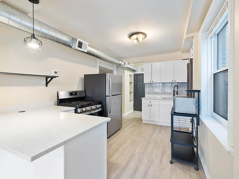 2645 N Ridgeway Ave #1 — Photo 4