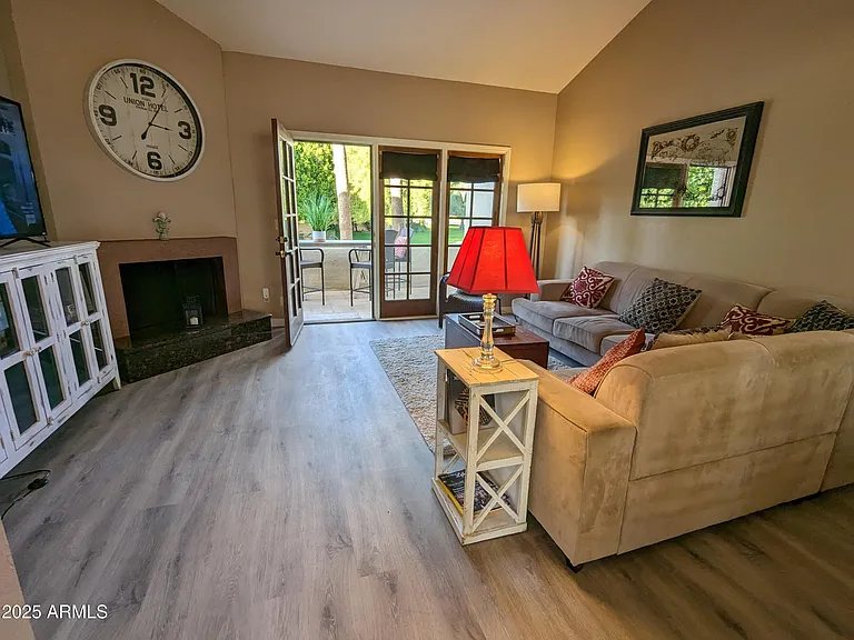 6244 N 30th Pl — Photo 8