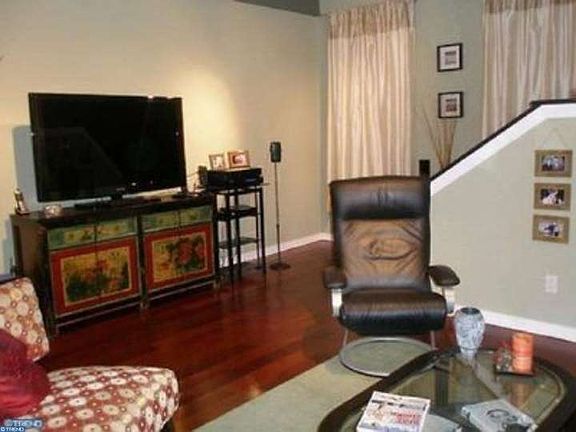 3rd image of 844-46 N 29th St #120