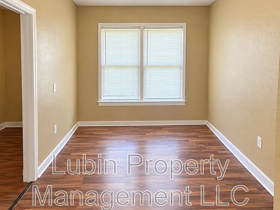 3rd image of 1049 Stonewall St