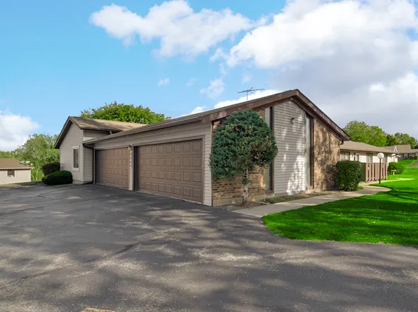 5202 Winslow Cir APT C, McHenry, IL 60050