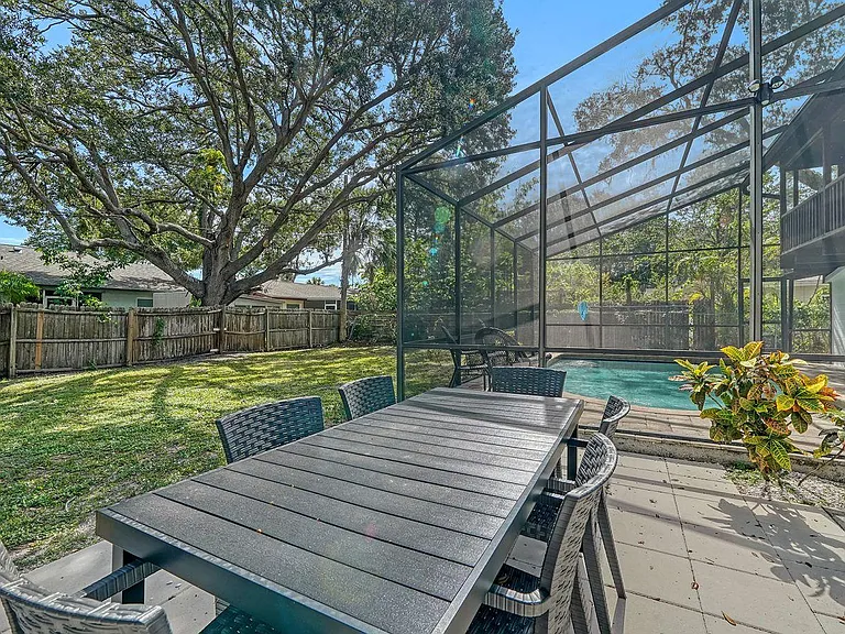 6061 Border Ln — Photo 35