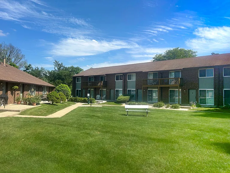 Crystal Lake Apartments — Photo 11