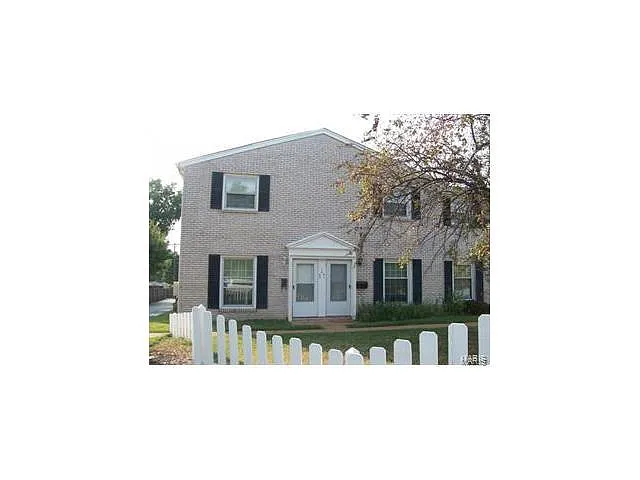 1041 Avenue H St photo 1