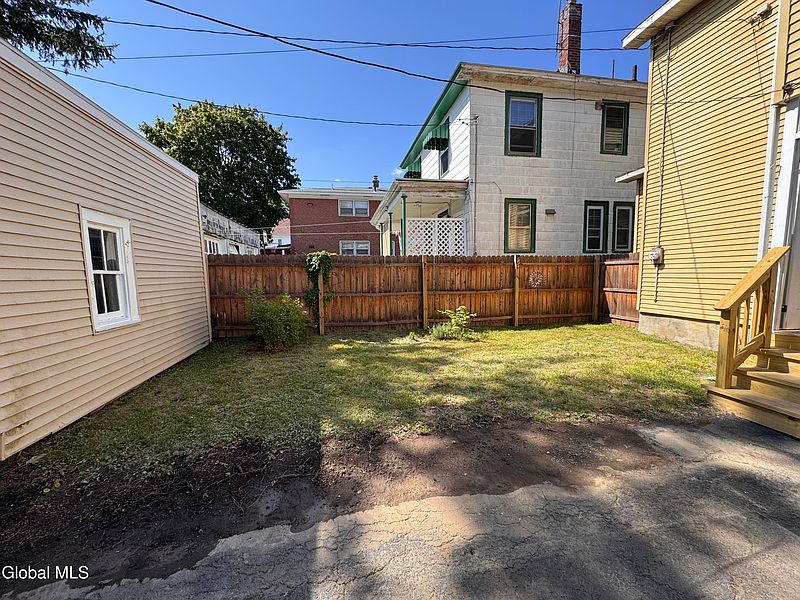 3rd image of 42 Peyster Street