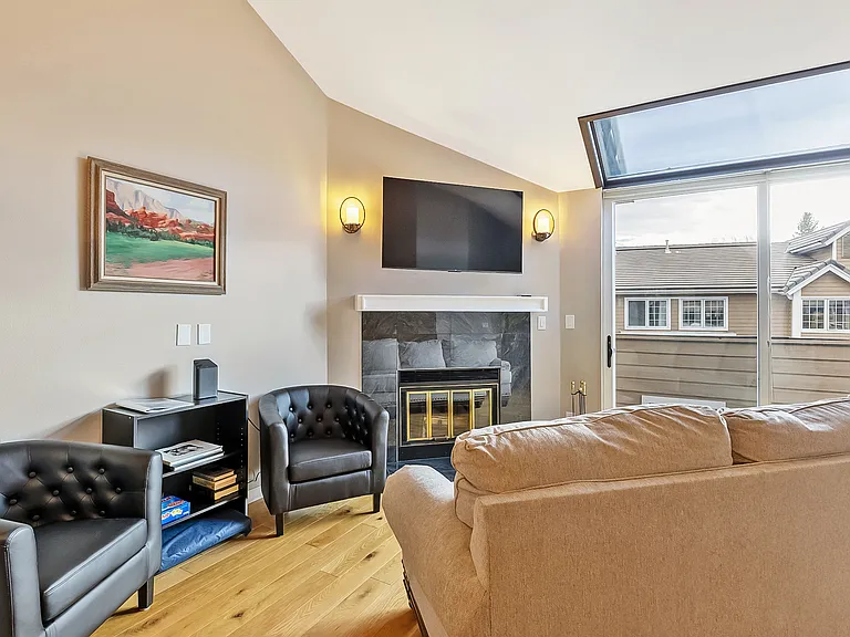 470 Homestead Dr — Photo 8