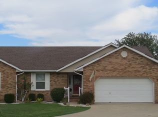 2736 Bryden Ct, Alton, IL 62002