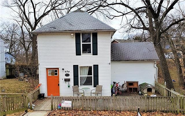 1st image of 228 Pine Ave