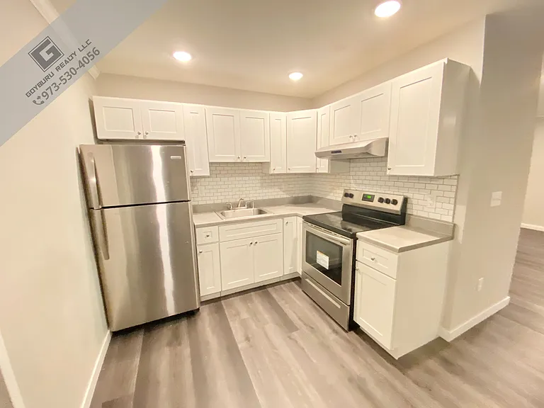 144 Fair St #206 — Photo 4