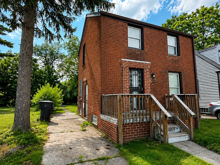 14655 Greenlawn St — Photo 1