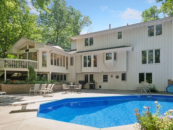 14805 Minnehaha Pl, Wayzata, MN 55391