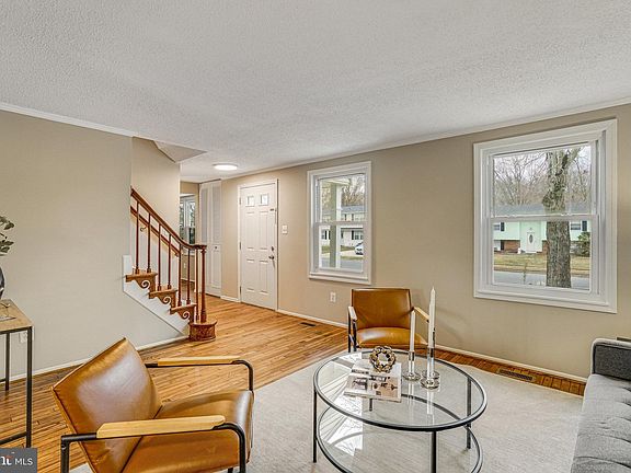 3rd image of 7923 Caledonia St