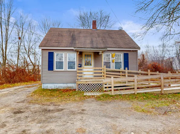 939 Sabattus Street, Lewiston, ME 04240