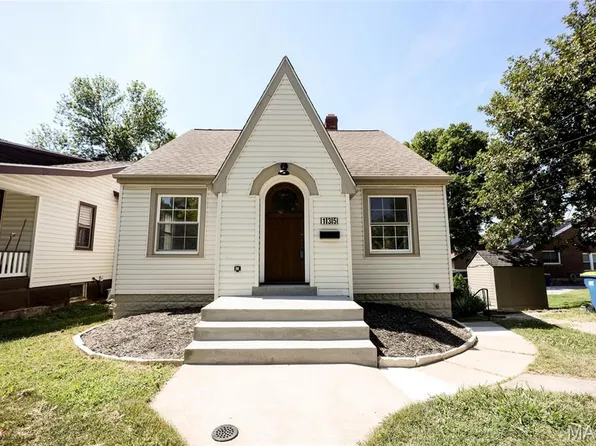 135 Bunn Ave, Edwardsville, IL 62025